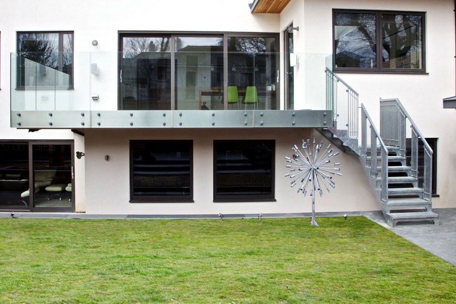 Наружные лестницы двухэтажных домов