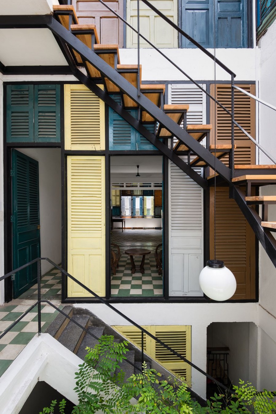 Лестница для дома наружная