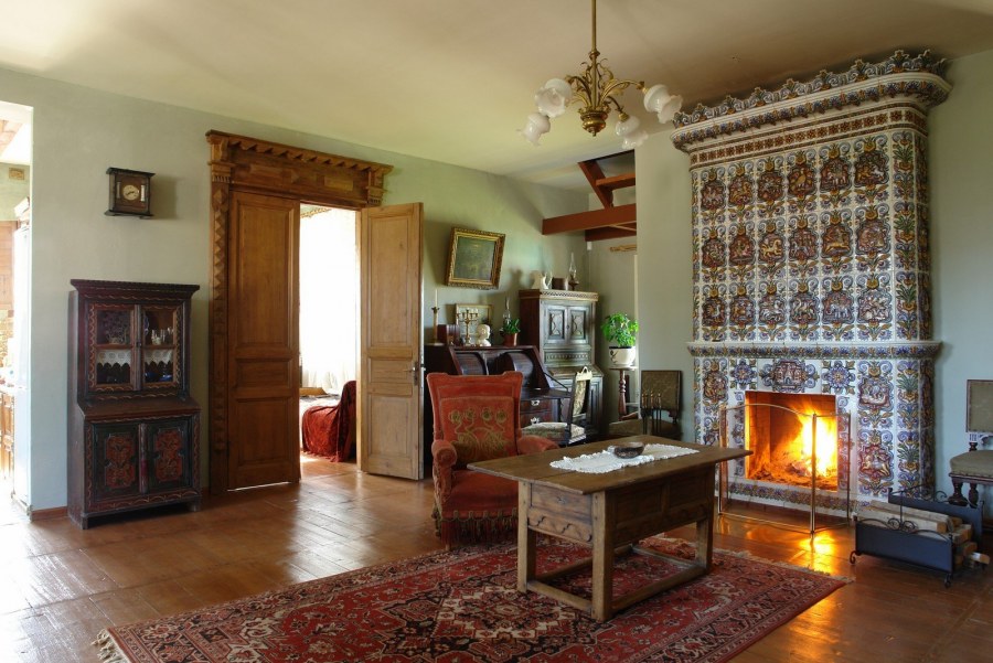 Изразцовая русская печь в усадьбе