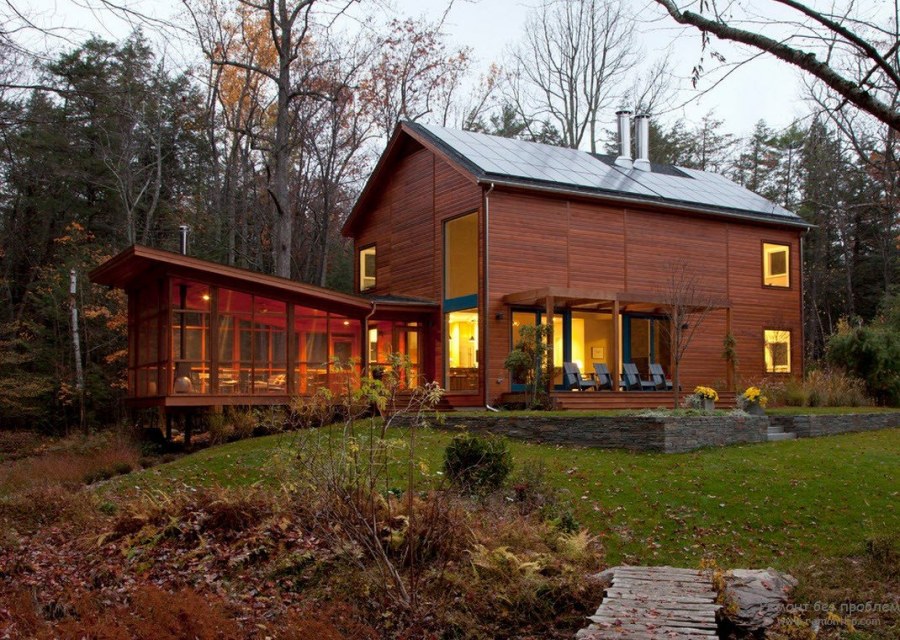 Уютные деревянные дома снаружи