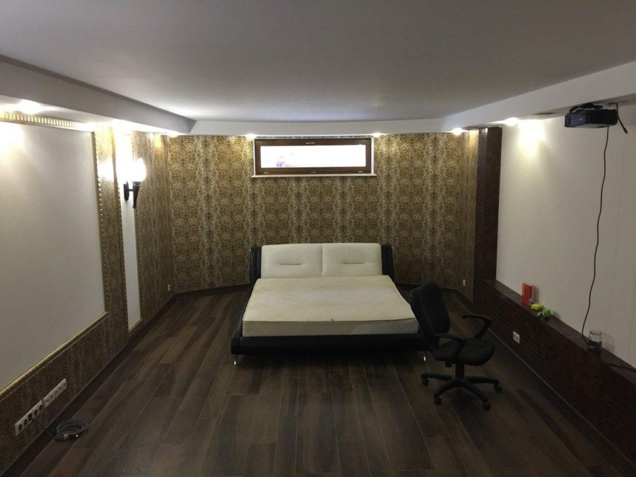 Студия в цоколе