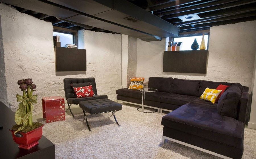 Комната отдыха в подвале