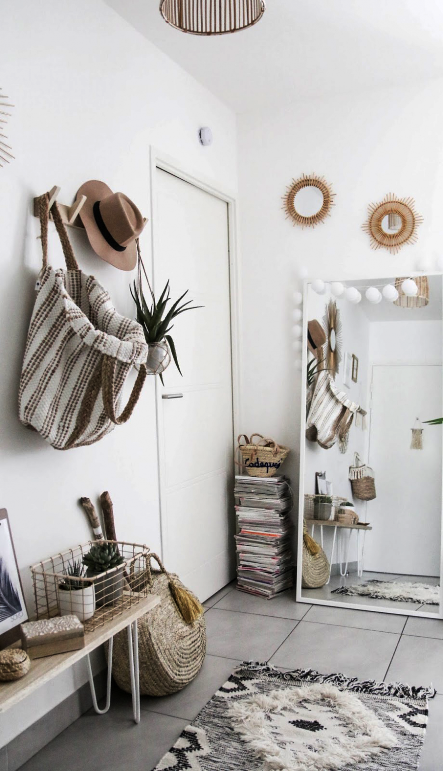 Зеркало в стиле Сканди