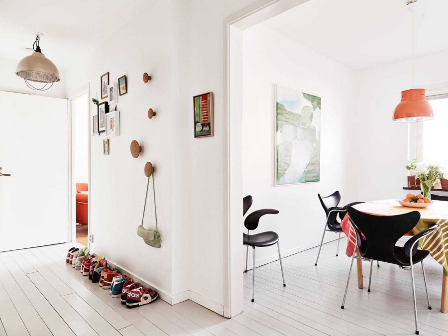 Декор стен в прихожей в скандинавском стиле