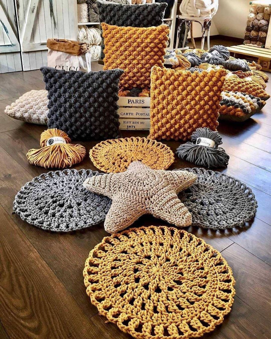 Вязаные подушки