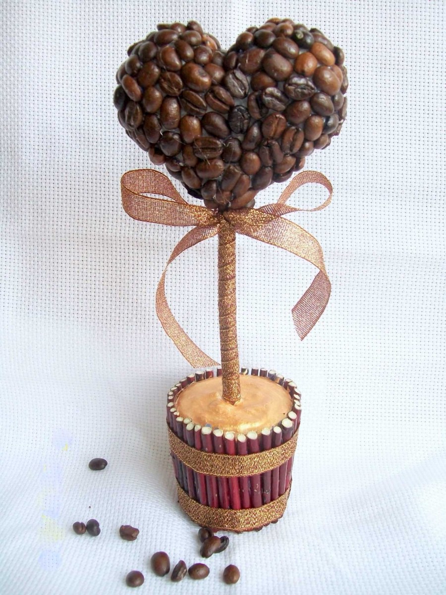 Дерево из кофейных зерен