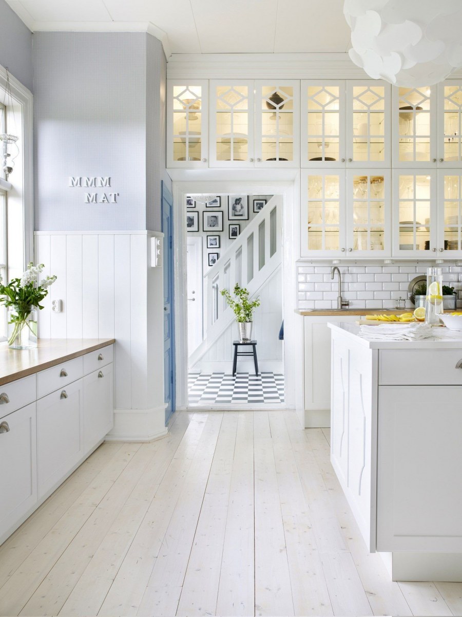 Кухня в скандинавском стиле в частном доме