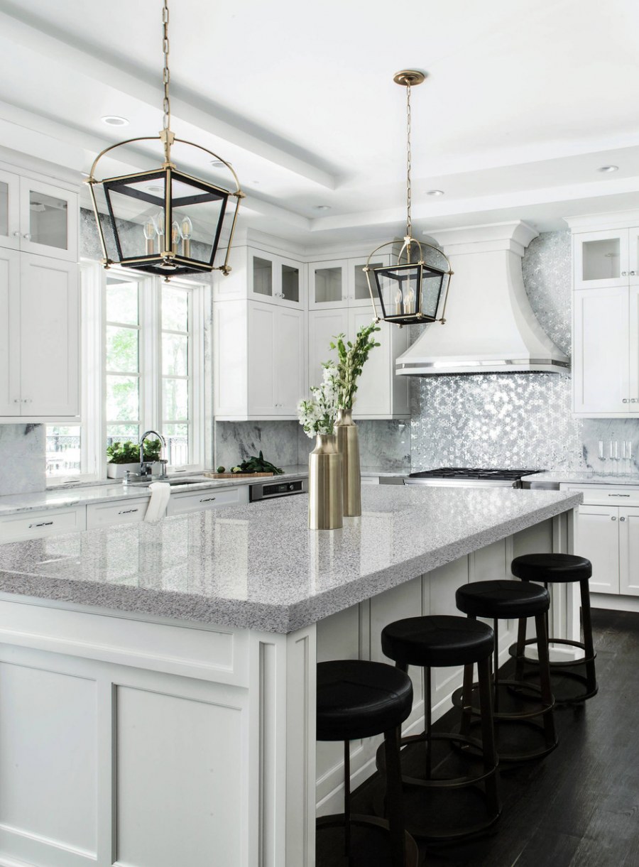 Белая кухня в интерьере