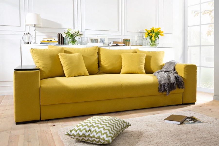 Стильный яркий диван