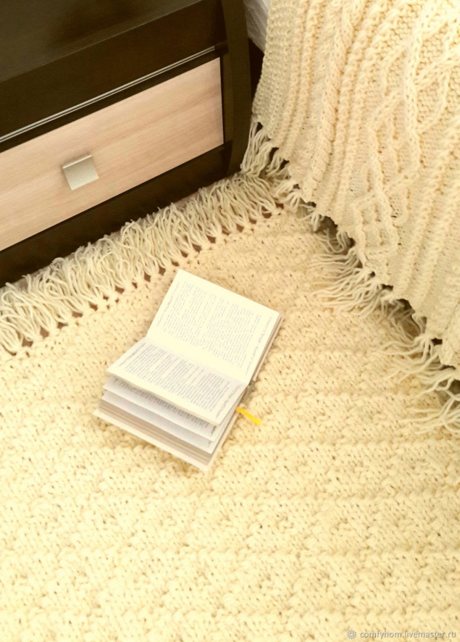 Вязаные прикроватные коврики