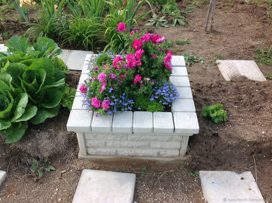 Переносные клумбы для цветов
