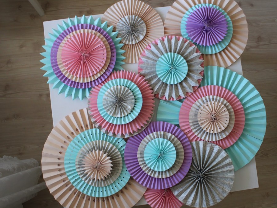 Бумажные веера для декора своими руками