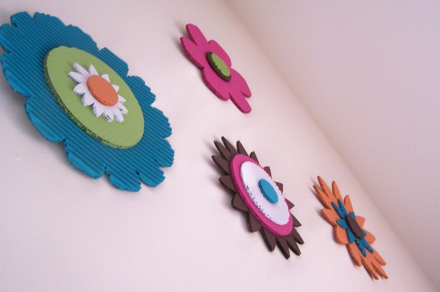 Палитра из картона на стену декоративная