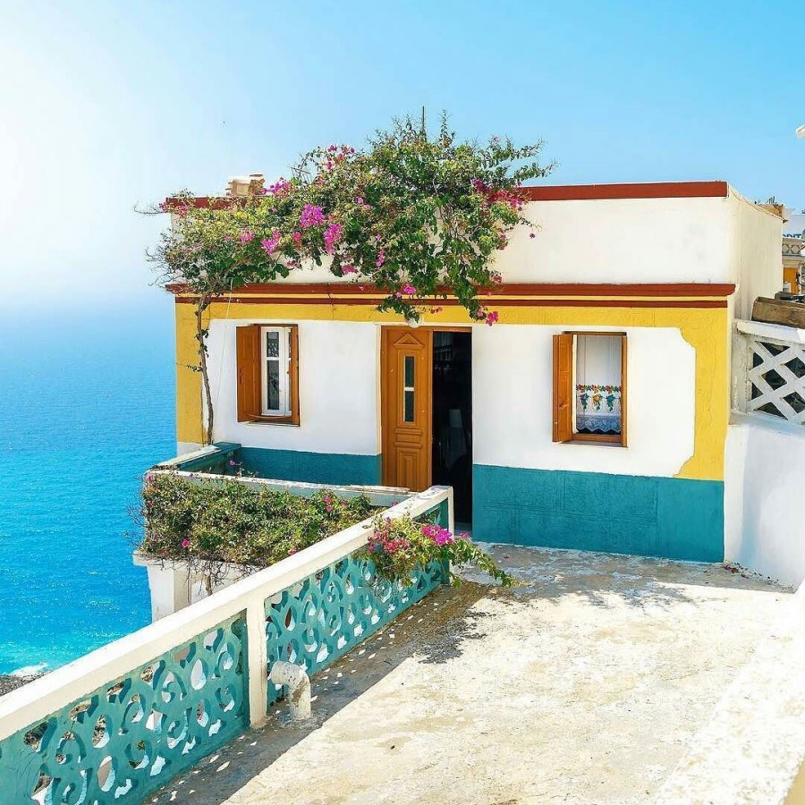 Домик у моря Греция