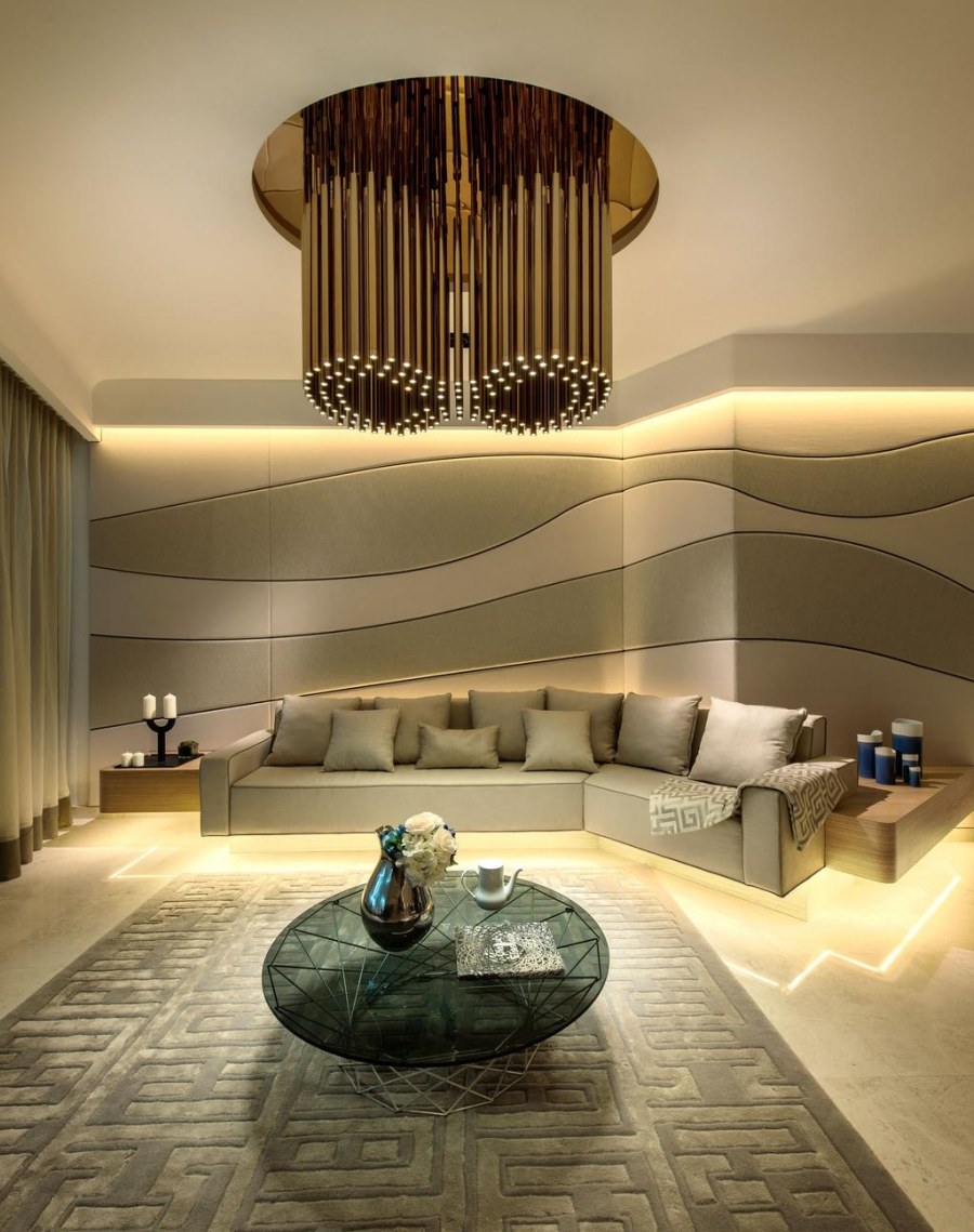 Отделка стен большой круглой гостиной