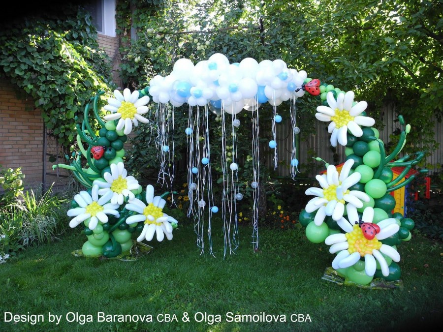 Украшение двора на праздник