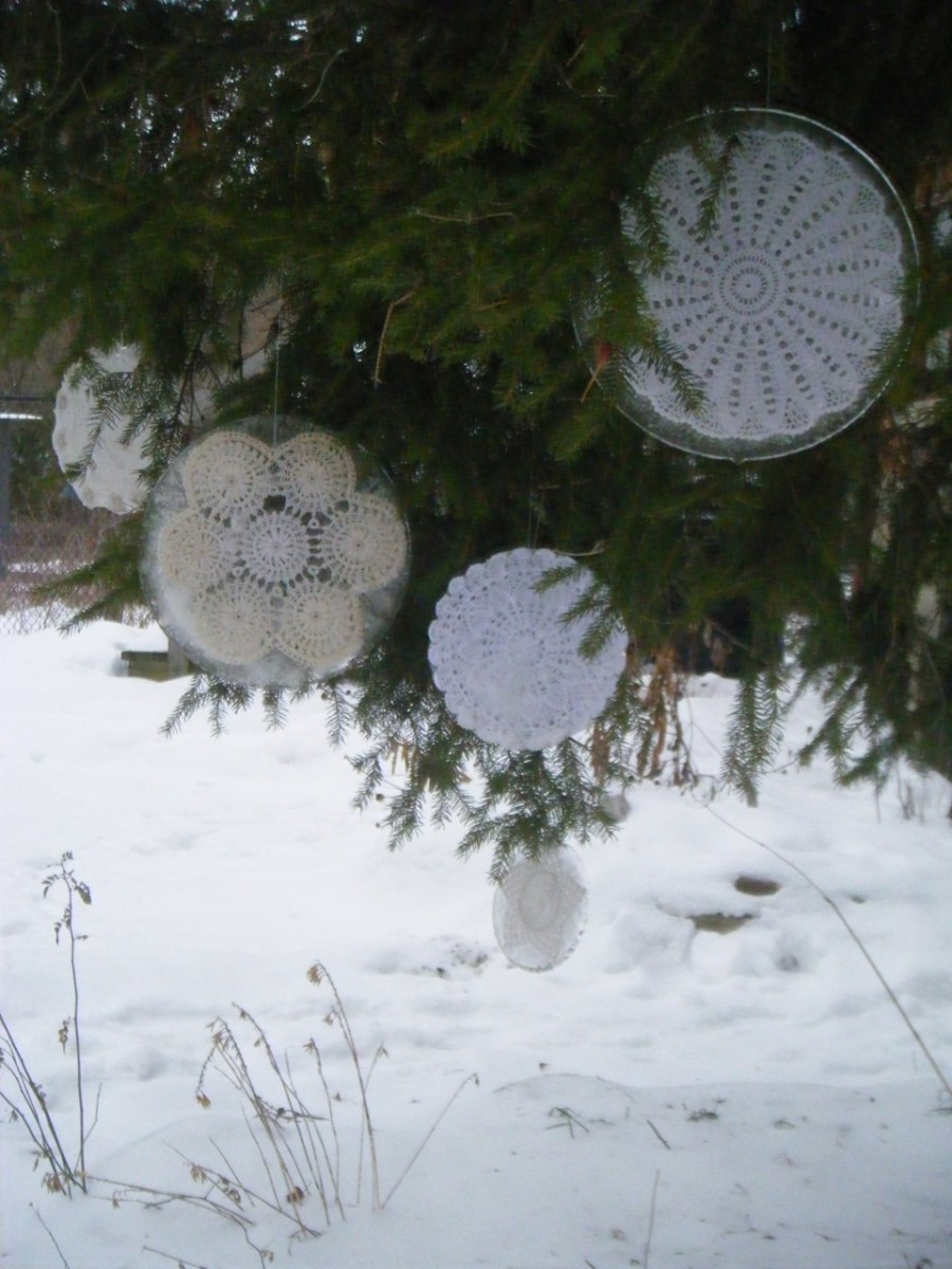 Зимние украшения на улице