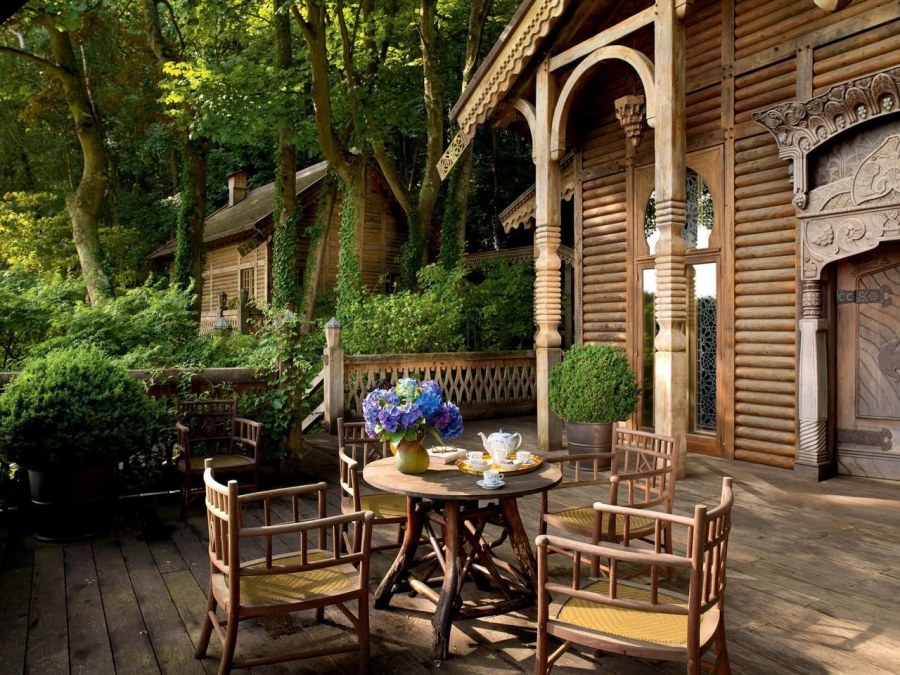 Веранда в старинном стиле