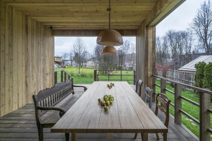 Открытая веранда в русском стиле