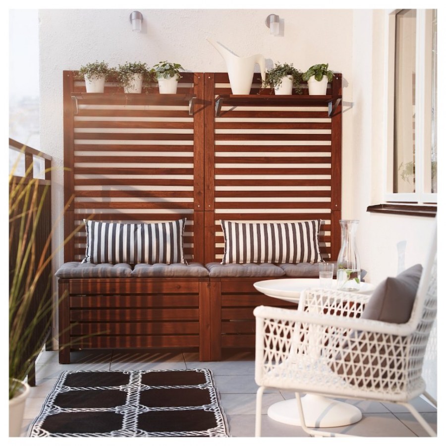 Маленький столик на балкон