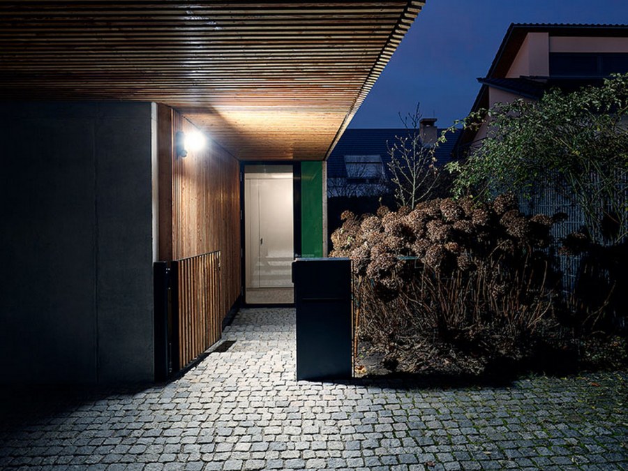 Уличные прожекторы в интерьере