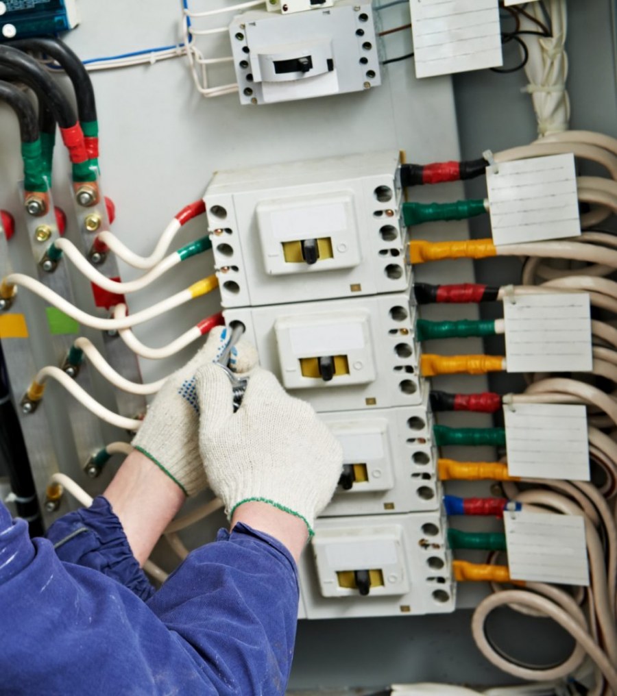 Сборщик электрооборудования