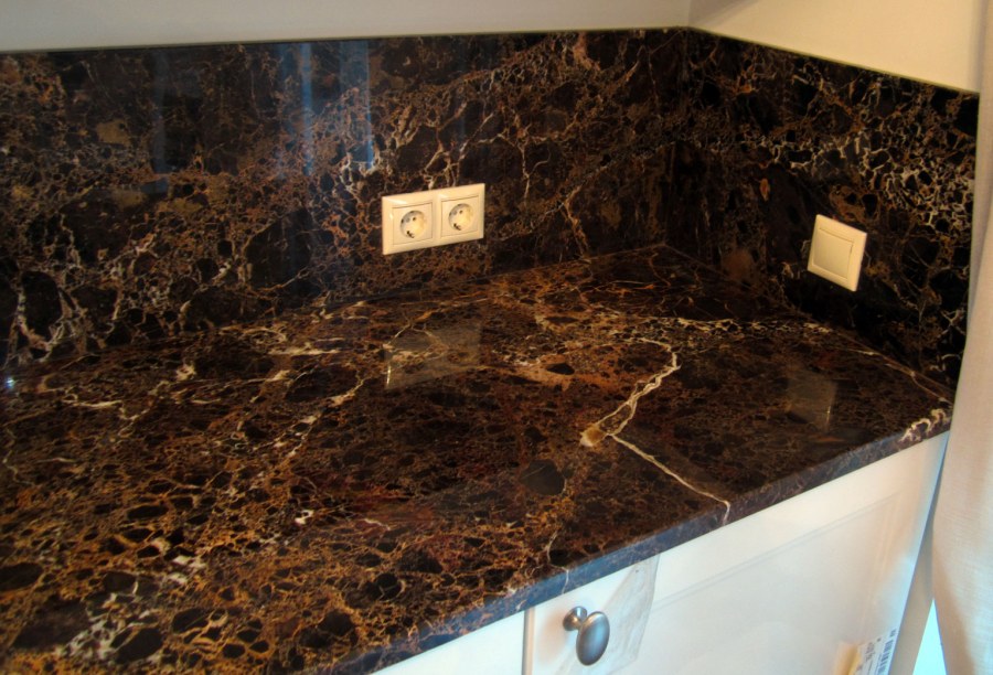 Столешница мрамор Император дарк черный