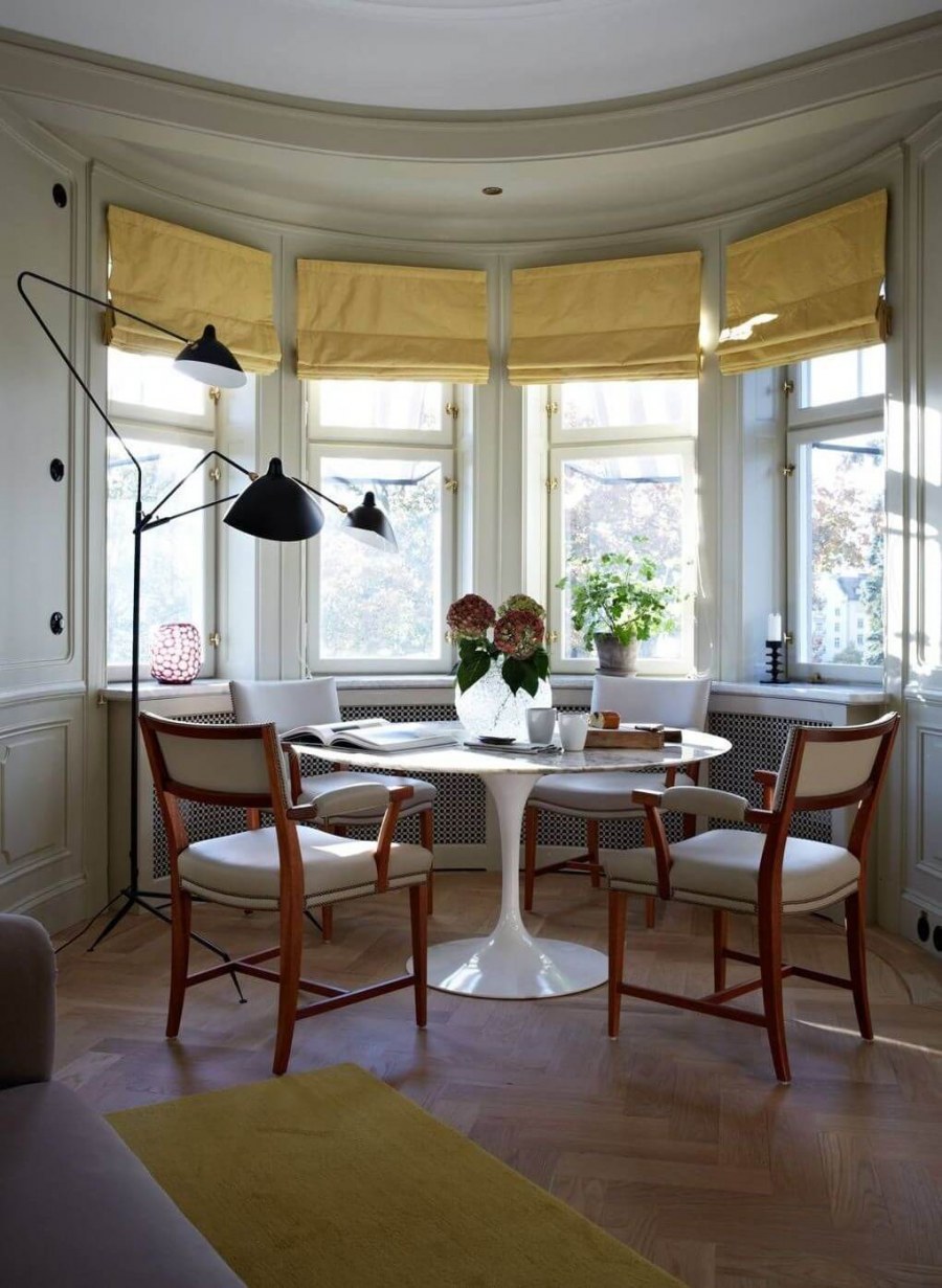 Обеденный стол в эркере