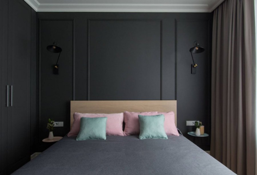 Черная стена в спальне