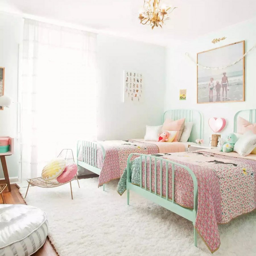 Мятный розовый белый в интерьере детской