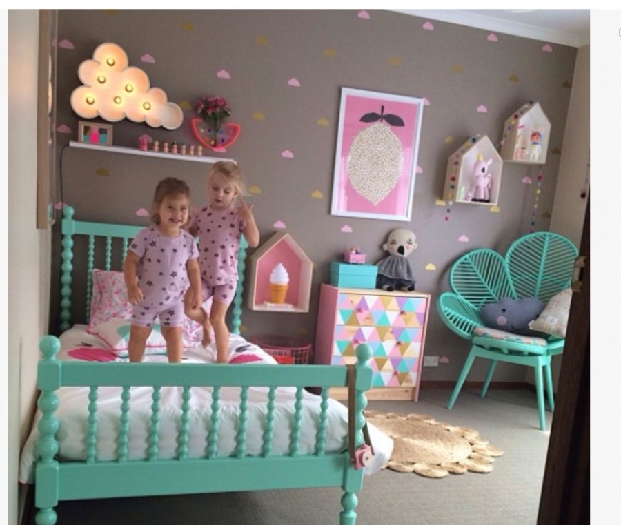 Кровать для девочки бирюзовая