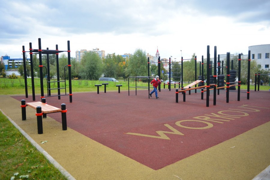 Дворовые спортивные площадки