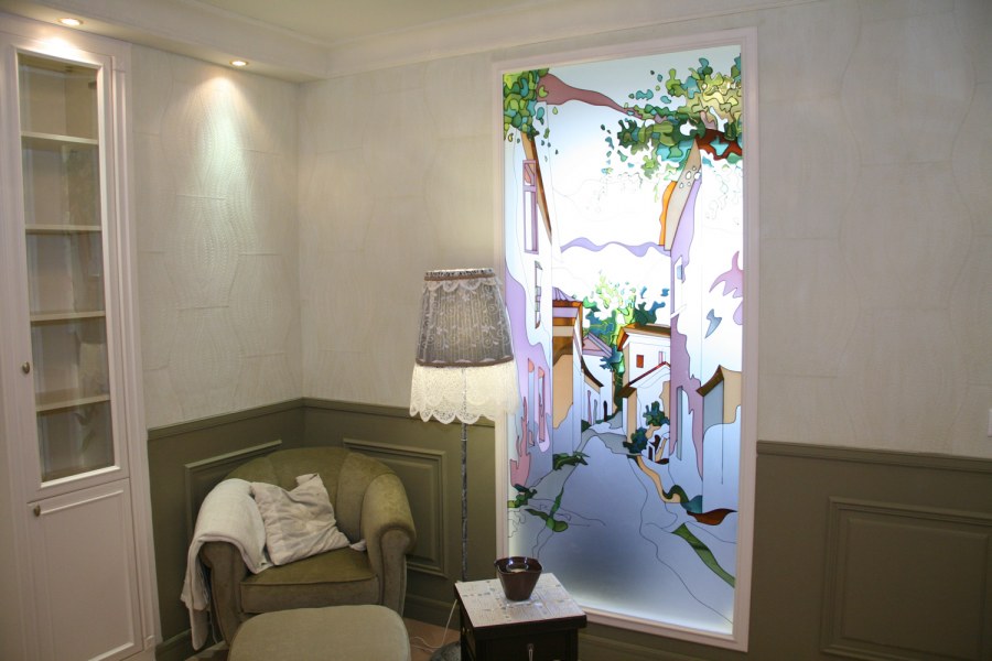 Декор окна между комнатами