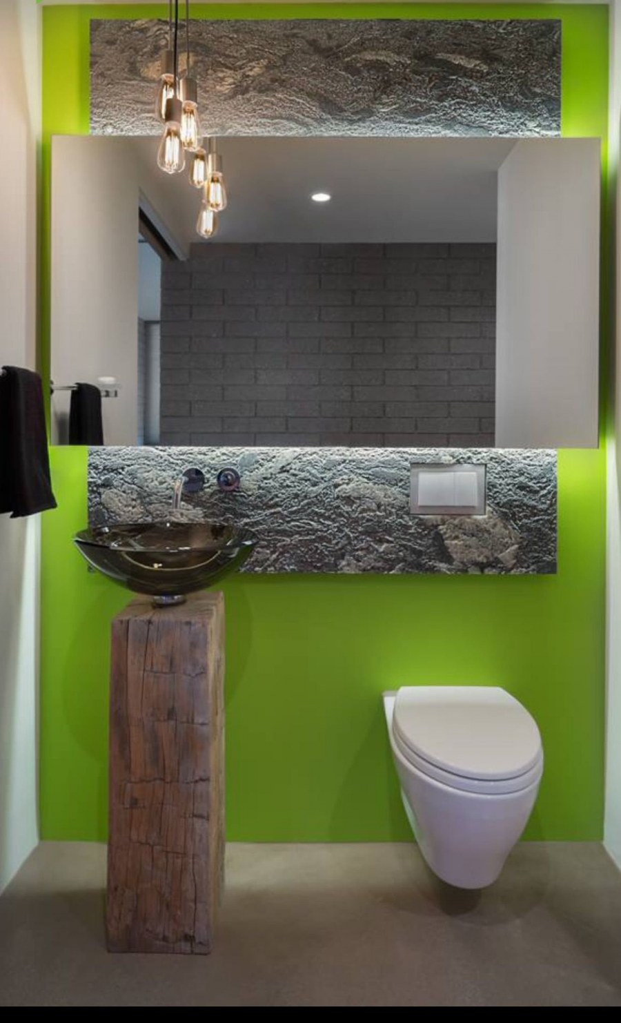 Зеленая туалетная комната