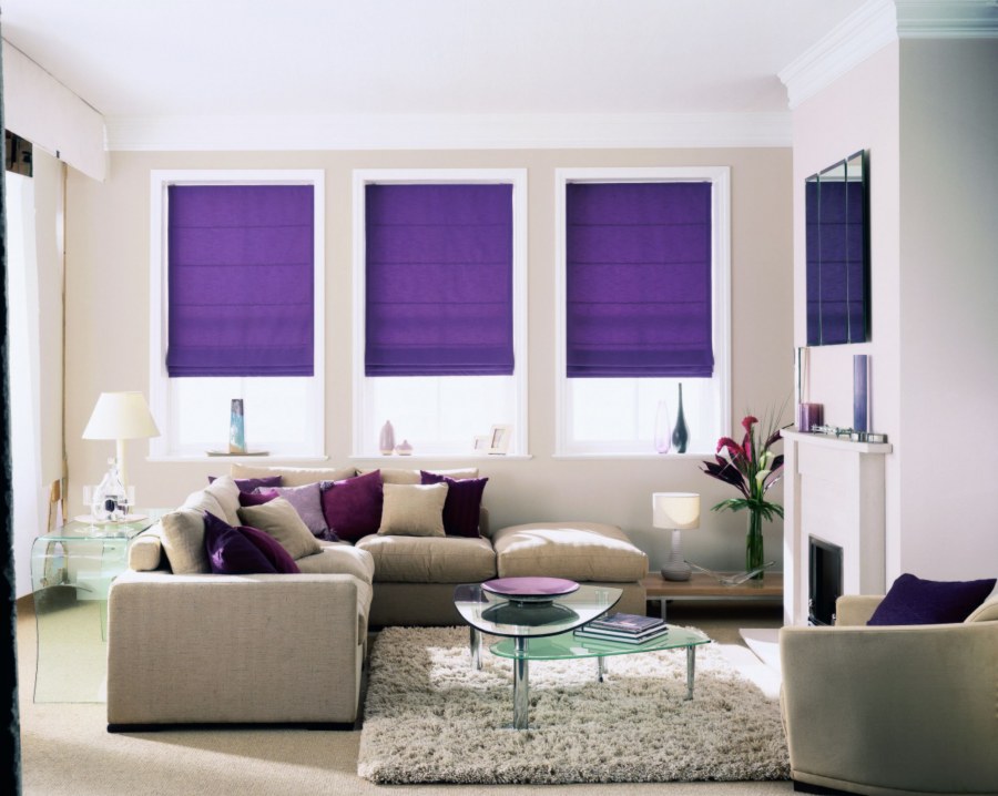 Рулонные шторы в интерьере гостиной