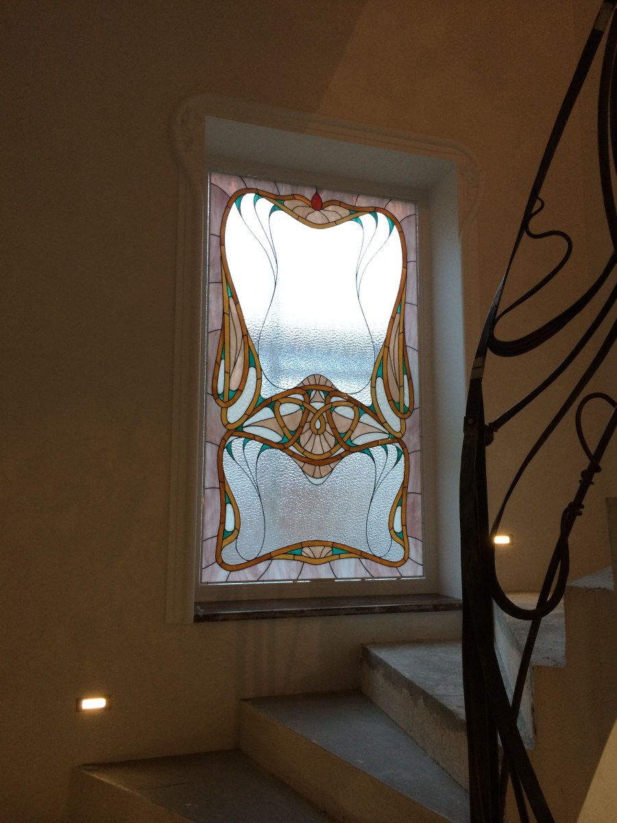 Французские окна с витражами в стиле Минимализм