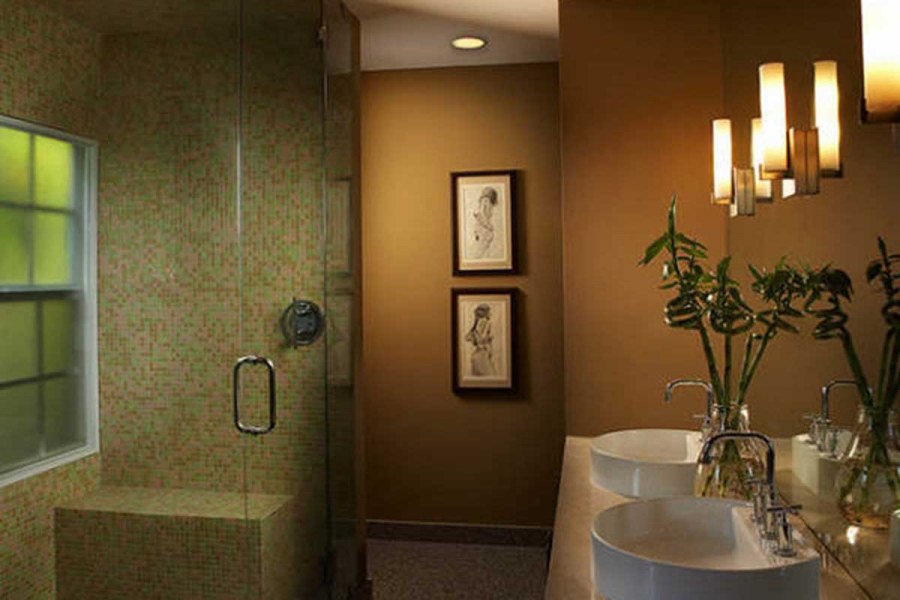 Душевая с окрашенными стенами