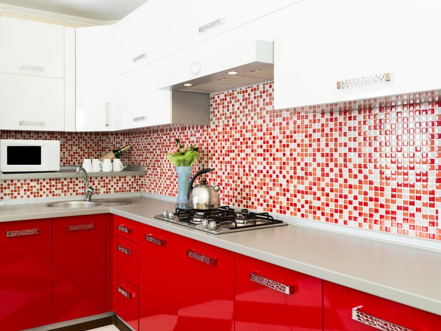Кухонный гарнитур красный с белым