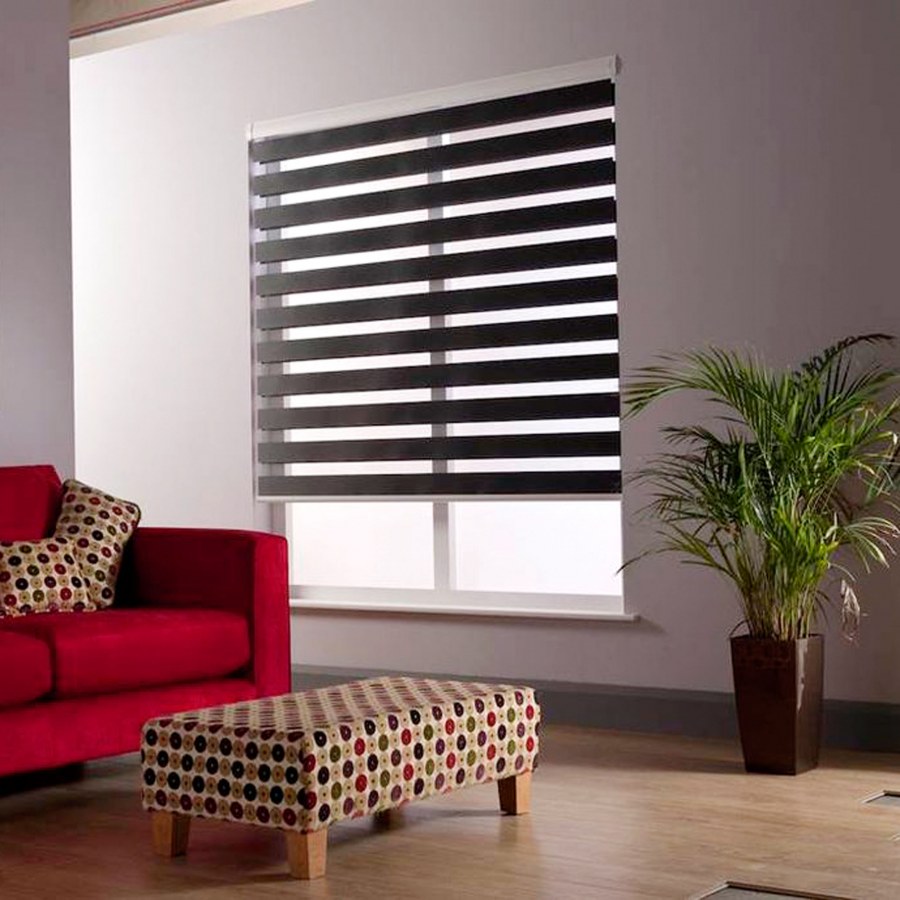 Чёрные жалюзи в интерьео