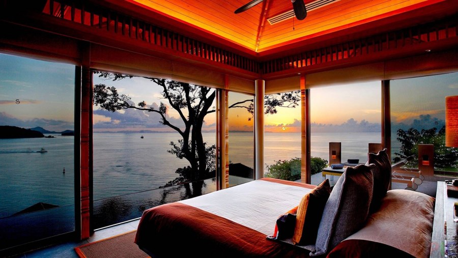 Красивый вид из окна