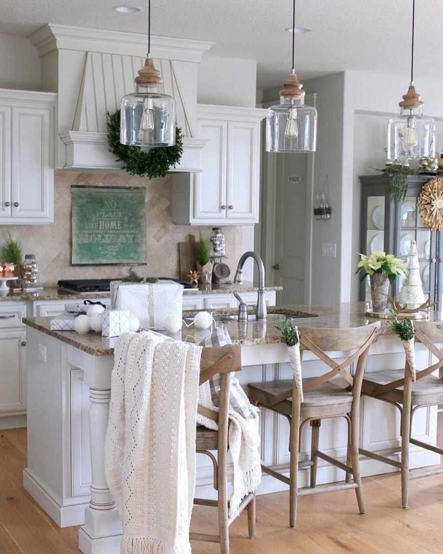 Кухонный остров в стиле Прованс