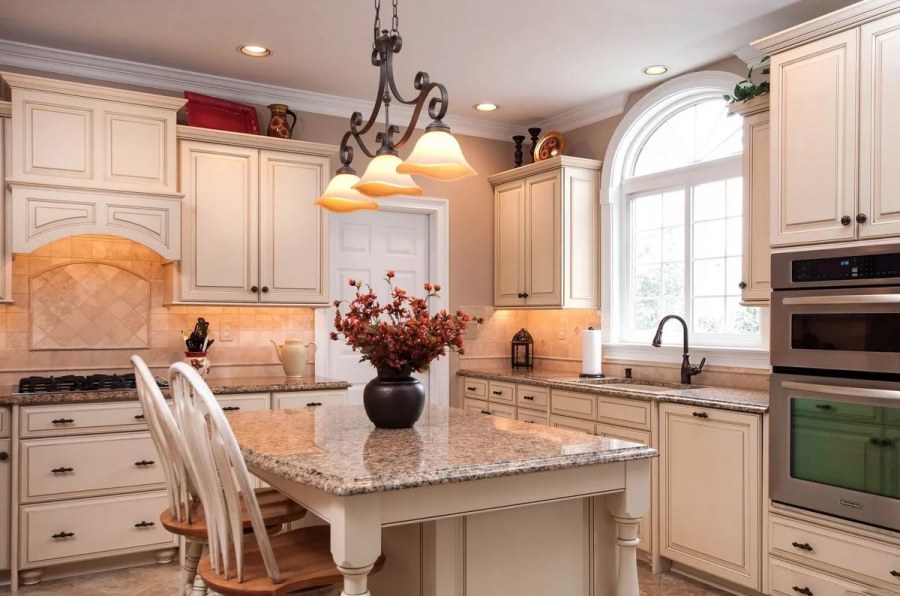 Классические люстры для кухни