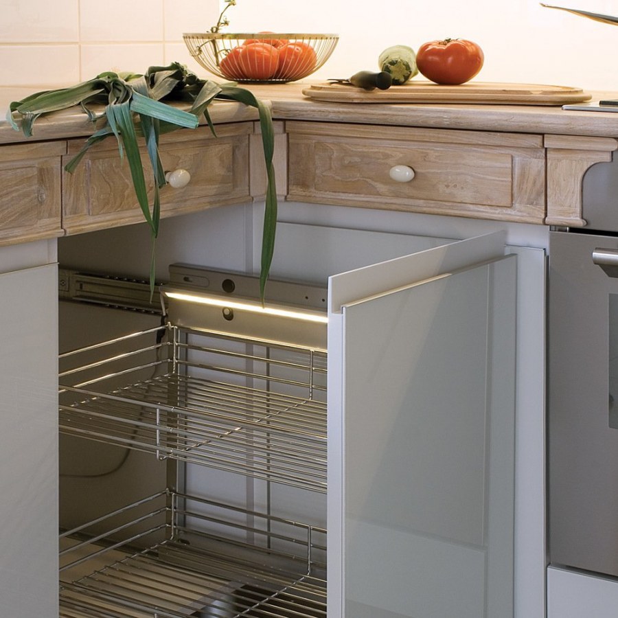 Подсветка выкатных кухонных ящиков