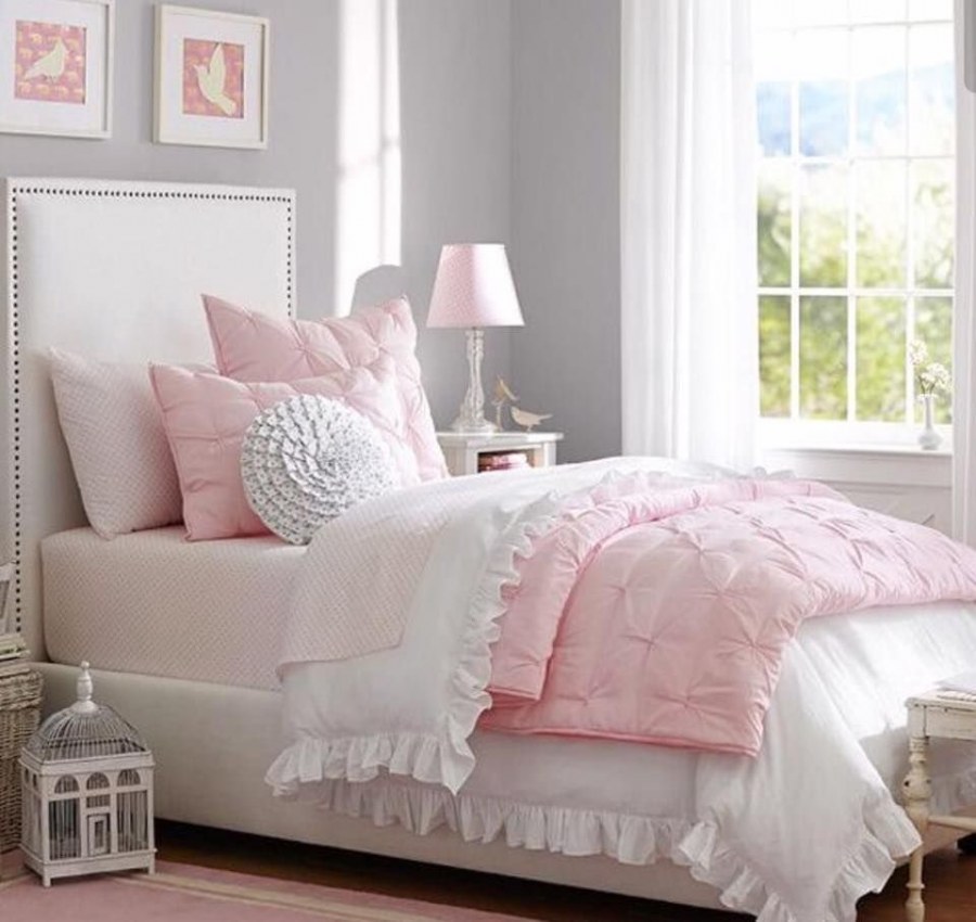 Спальня в розовых тонах