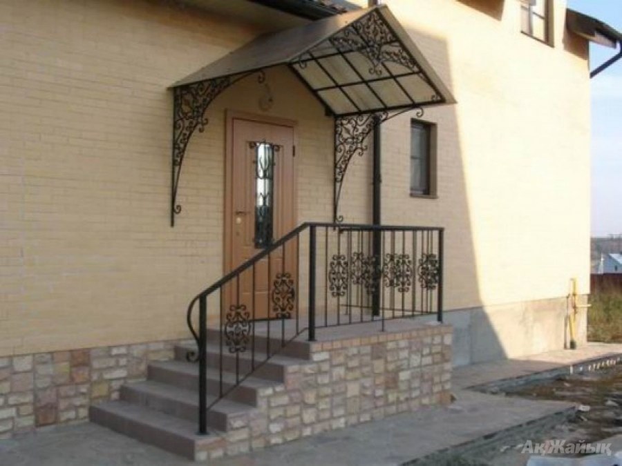 Крыльцо с навесом