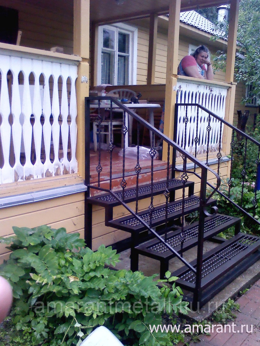 Металлическое крыльцо Амарант