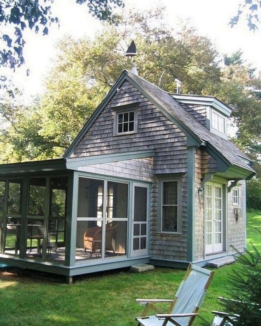 Тини Хаус с верандой