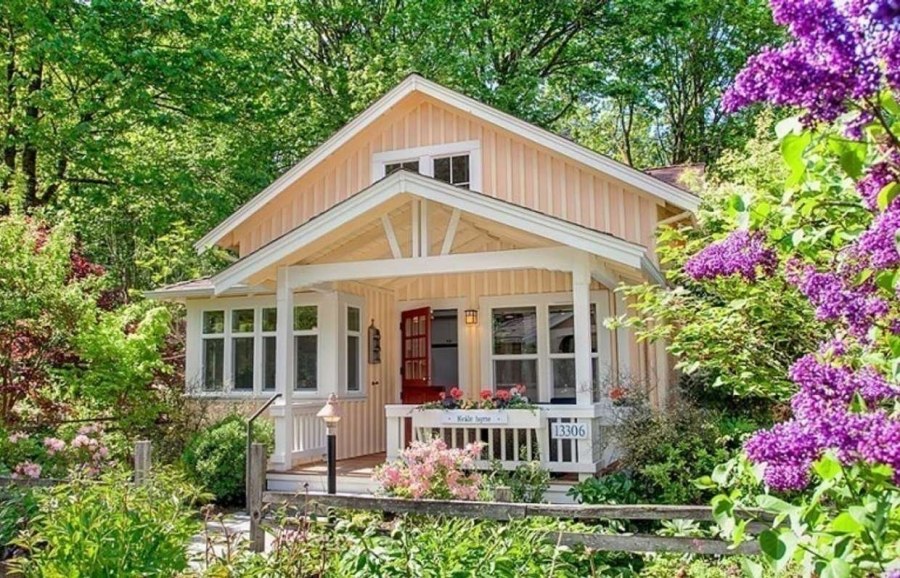 Тини Хаус с террасой