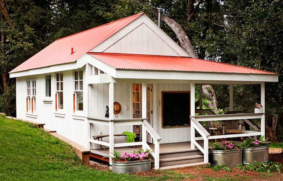 Тини Хаус с верандой