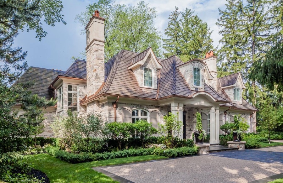 Красивые проекты домов с мансардой